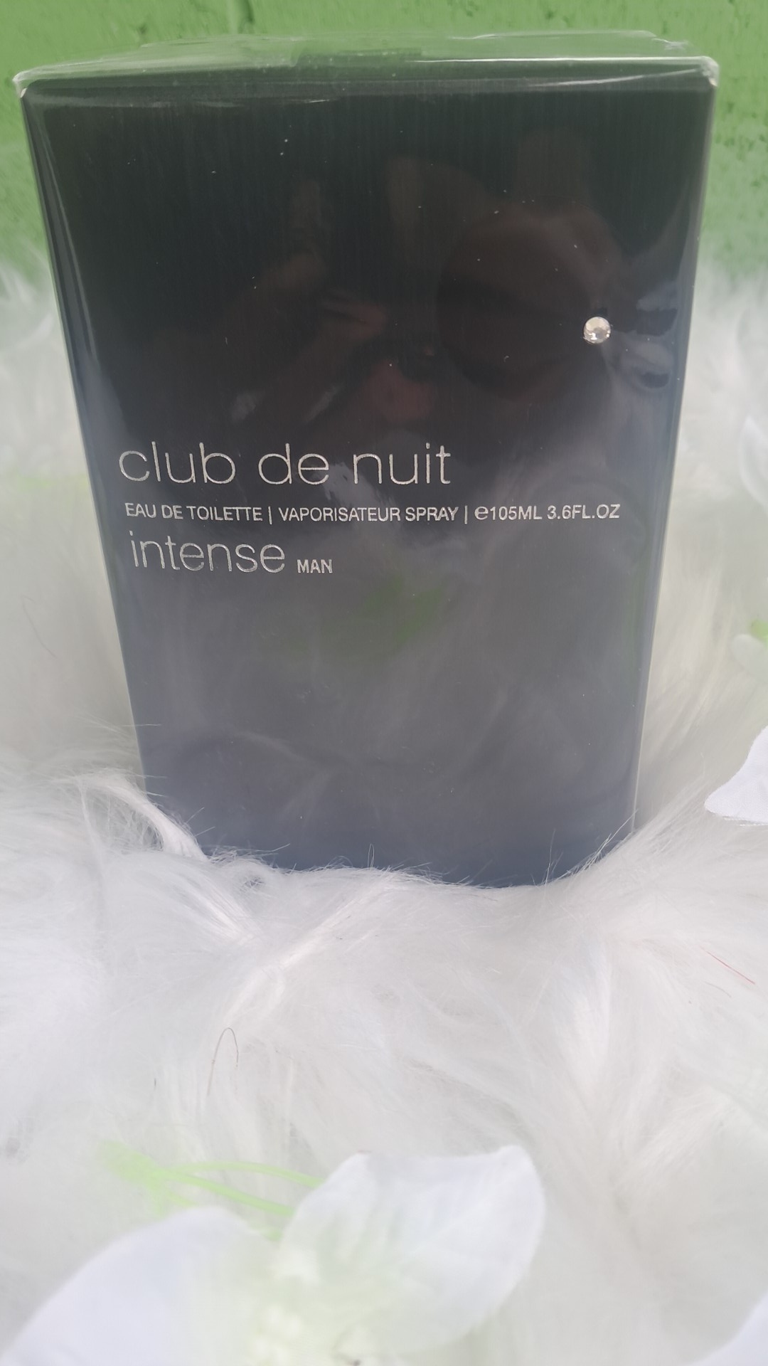 Club de nuit intense man view 3